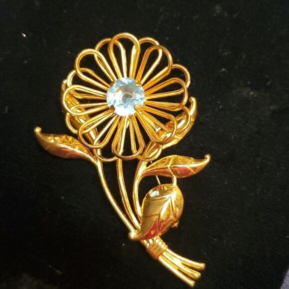 Aquamarine Center Flower Brooch Floral Pin Statement Gold Tone Vintage Unsigned - Picture 1 of 7